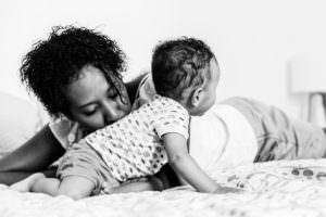 Une séance famille à domicile sur l'ile de la Réunion par la photographe Fanny Tiara