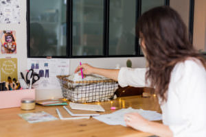 Atelier de la marque de vêtement de cérémonie pour enfant Les Petits Inclassables