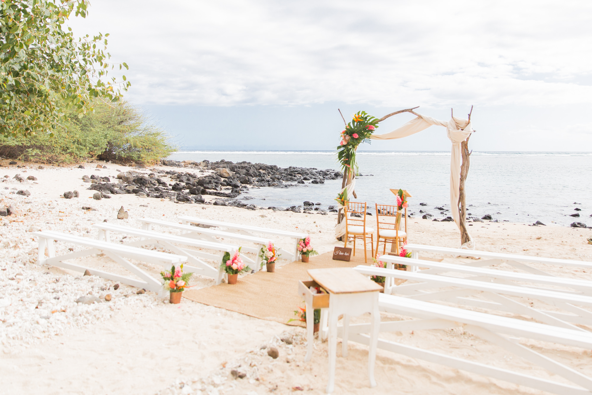 Un mariage sur la plage du Choka Bleu à la Réunion