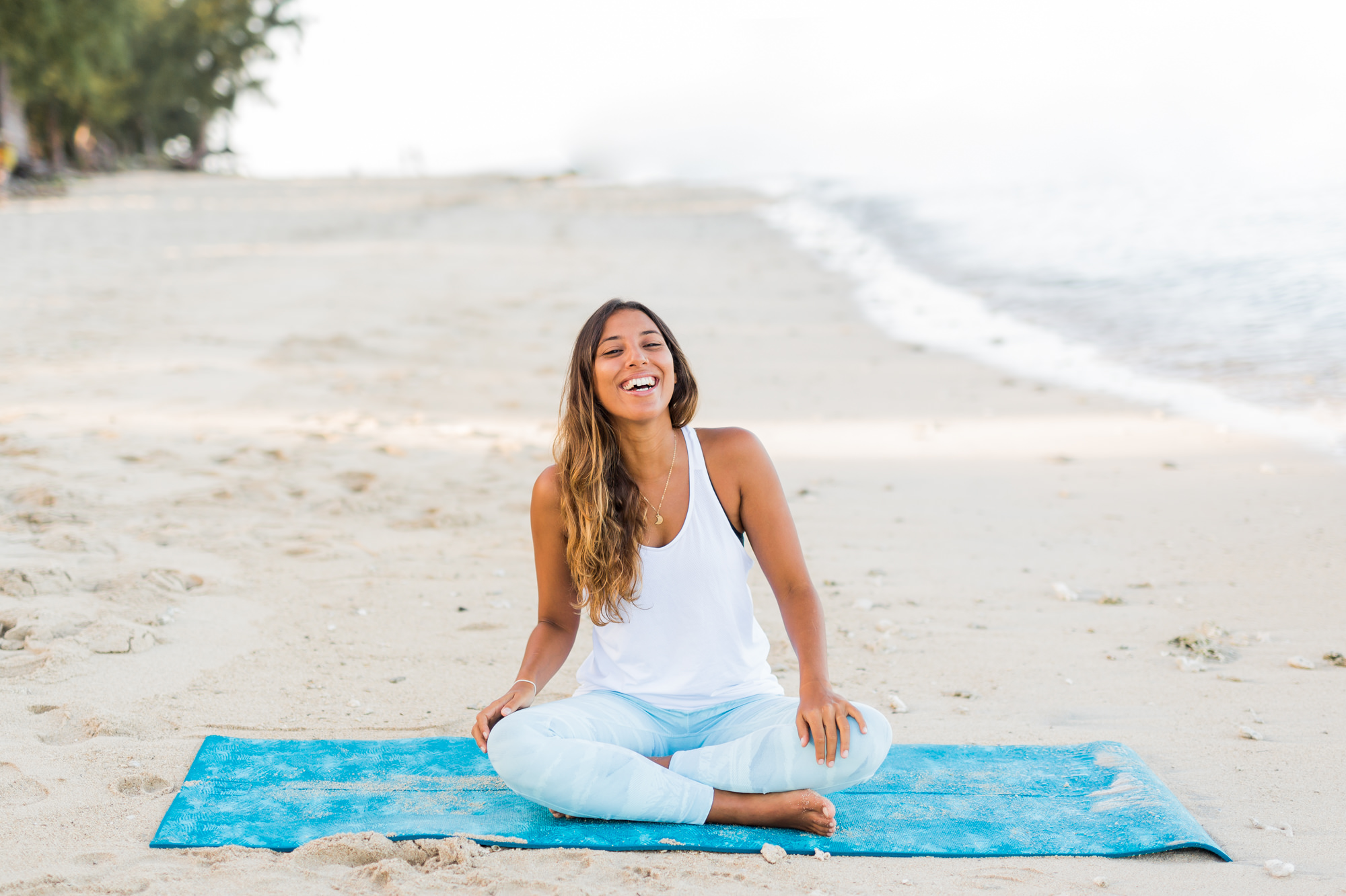 Shooting yoga sur la plage pour Décathlon Réunion