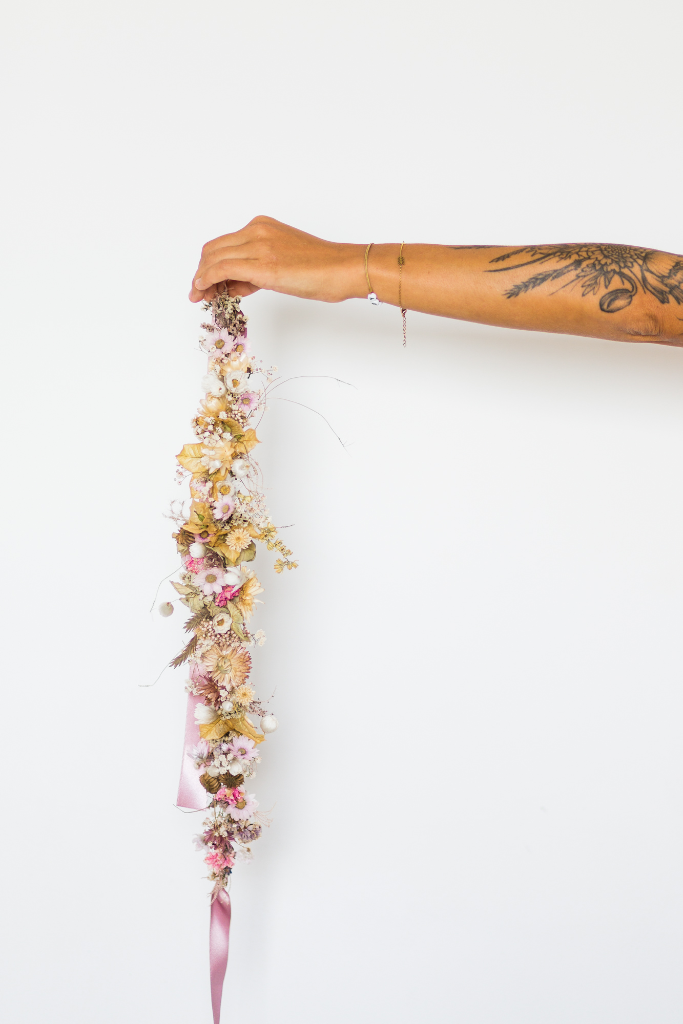 Couronne de fleurs séchées par Emilie Jolie