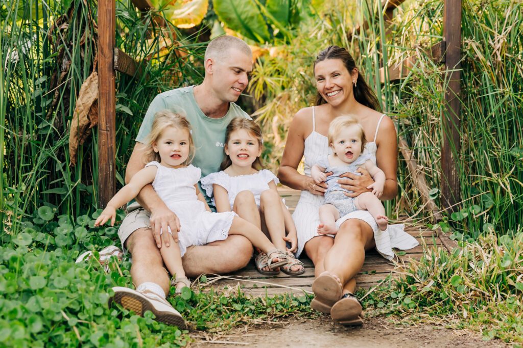 Une famille nombreuse lors d'une séance photo de famille à la Réunion